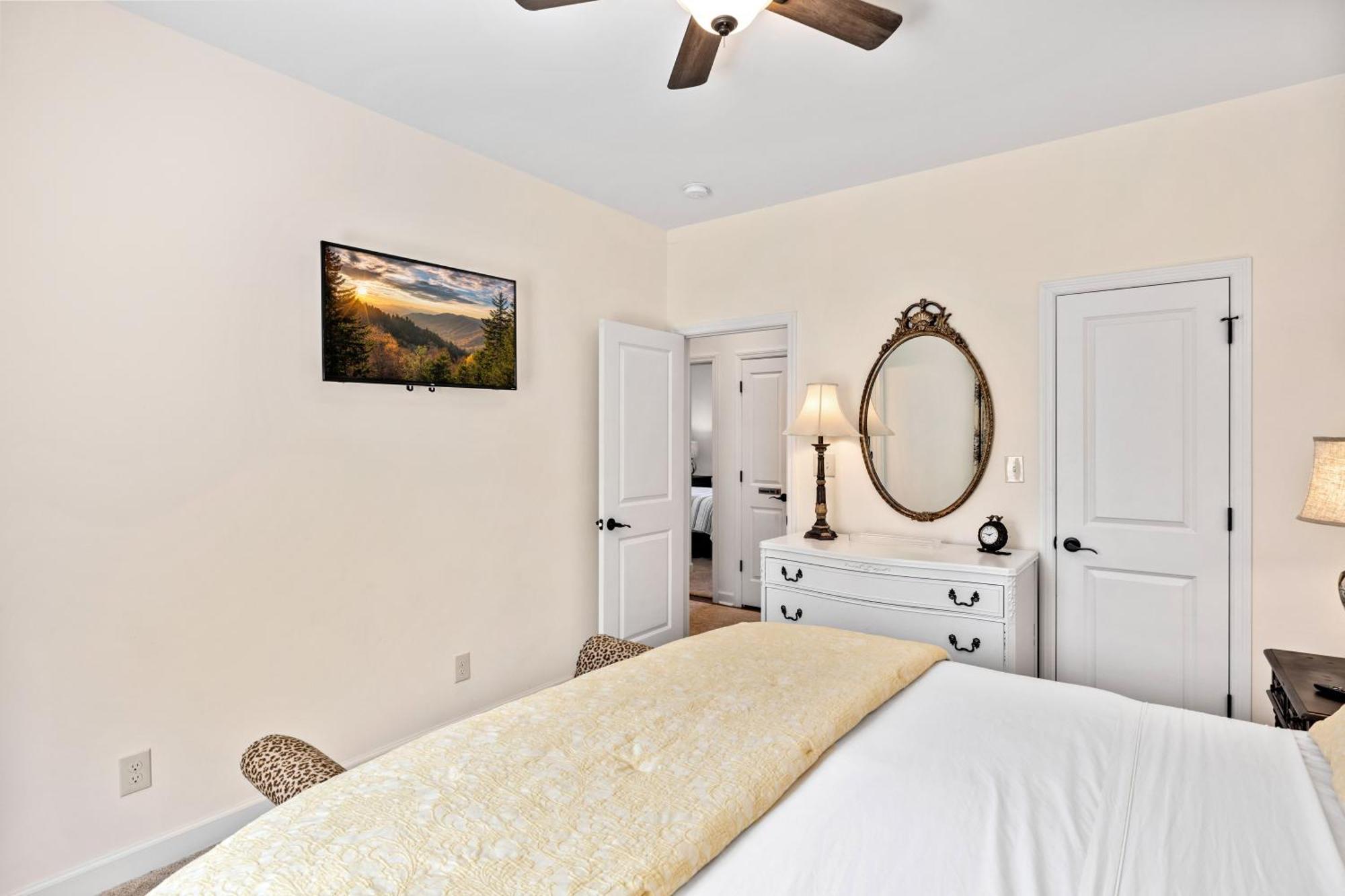 Bear Pass Is A 3 Bed 2 Bath Craftsman Style Home Located Within Walking Distance To Dt Gatlinburg Kültér fotó